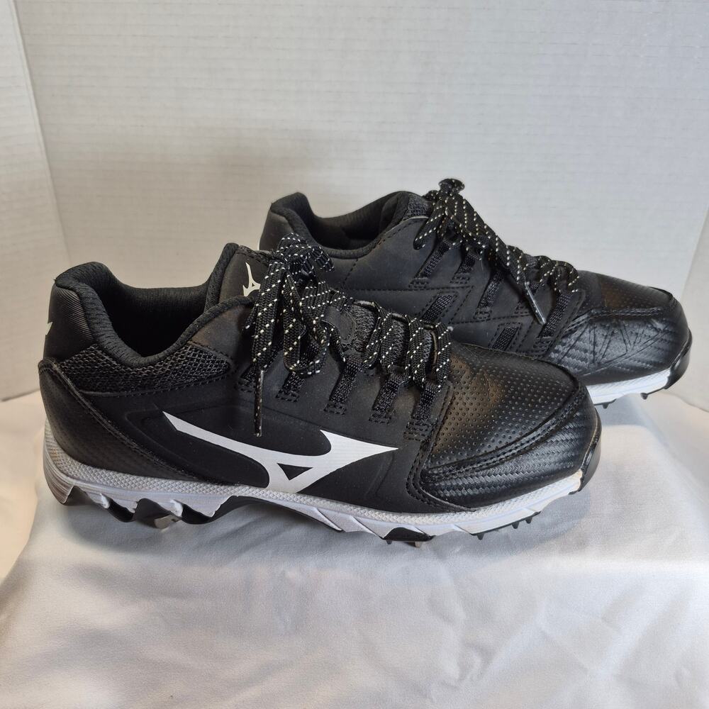 Mizuno Wave Women’s Softball Cleats Black Low Top Size 6.5 Metal 9-Spike